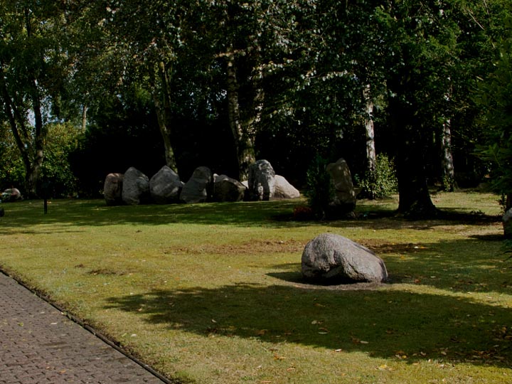 Steingrab am Friedhof